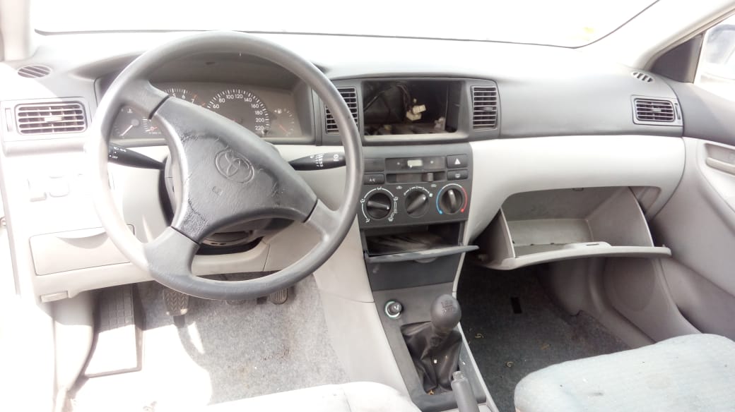  Toyota COROLLA 2004    EN DESARME